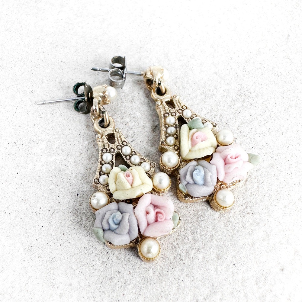 Vintage Porcelain Pastel Roses Eiffel Tower‎ Dangle Earrings Gold Tone Pearls